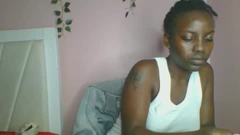 Snapshot of messyluna chatting on 23, 7, 2026 meggy and bree online show from 23, 7, 2026