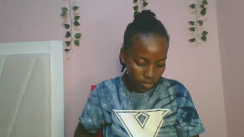 Snapshot of messyluna chatting on 27, 7, 2026 meggy and bree online show from 27, 7, 2026