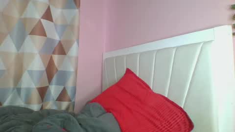 Snapshot of messyluna chatting on 29, 7, 2026 meggy and bree online show from 29, 7, 2026