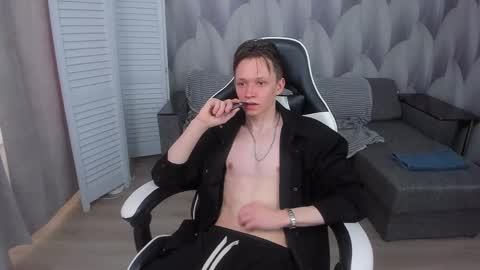Snapshot of meverik_oushen chatting on 15, 4, 2026 MEVERIK OUSHEN online show from 15, 4, 2026