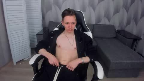 Snapshot of meverik_oushen chatting on 18, 4, 2026 MEVERIK OUSHEN online show from 18, 4, 2026