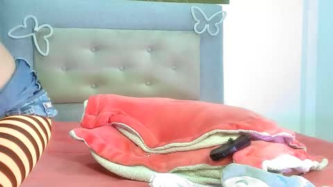 mew_alix online show from 9, 2, 2026