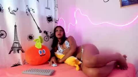 Snapshot of meyparker chatting on 18, 9, 2025 mey lara online show from 18, 9, 2025