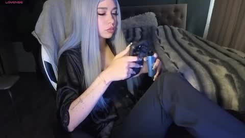 Snapshot of mezzalunaa chatting on 27, 5, 2026 vollmond online show from 27, 5, 2026