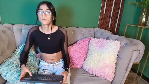 Mhia Kate online show from 25, 2, 2025