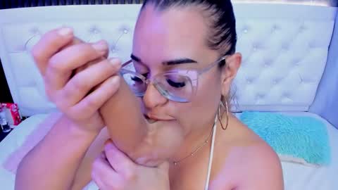 MHONIK BELUCI online show from 5, 2, 2026