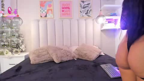 mia__bailey_ online show from 27, 5, 2026