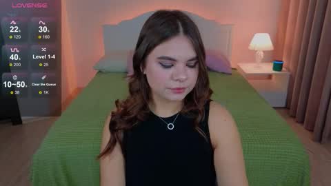 Snapshot of mia__moon__ chatting on 17, 9, 2025 Mia online show from 17, 9, 2025