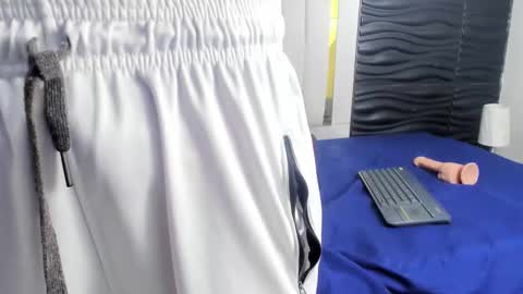 Snapshot of mia_and_lion chatting on 7, 1, 2025 Dreams Couple online show from 7, 1, 2025