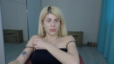 Snapshot of mia_angel chatting on 22, 5, 2026 mia_angel online show from 22, 5, 2026
