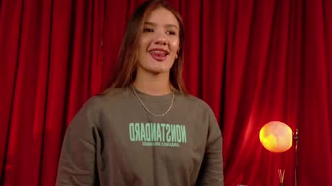 Mia Benett  online show from 24, 4, 2026