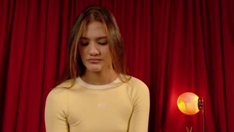 Mia Benett  online show from 29, 4, 2026