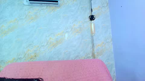 Mia  online show from 16, 12, 2025