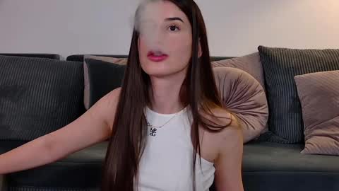 Snapshot of mia_carter99 chatting on 11, 5, 2026 Freya Allen online show from 11, 5, 2026