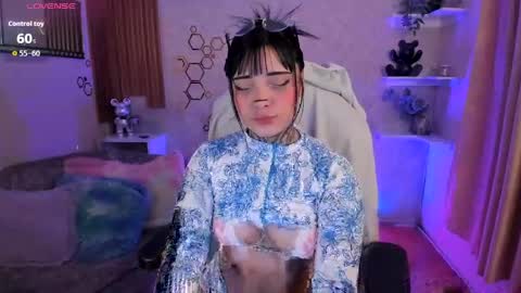 Mia online show from 19, 4, 2026