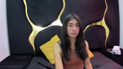 mia_clark18 online show from 14, 10, 2025