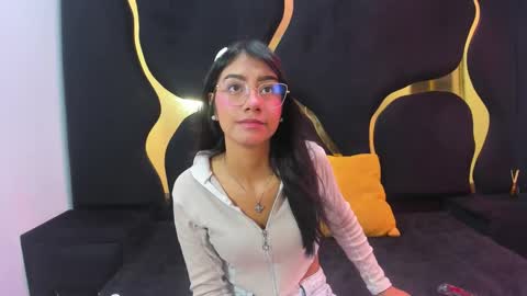 mia_clark18 online show from 24, 10, 2025