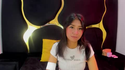 mia_clark18 online show from 26, 11, 2025