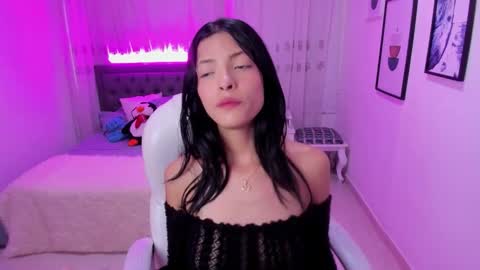 Mia online show from 25, 11, 2025