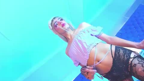 mia_collins09 online show from 8, 4, 2026