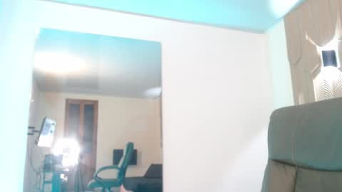 Mia online show from 9, 4, 2026