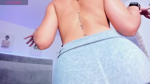 Snapshot of mia_corner chatting on 29, 4, 2026 mia_corner online show from 29, 4, 2026