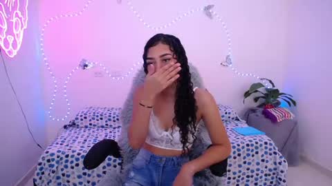 Snapshot of mia_cute_girl chatting on 2, 6, 2026 mia_cute_girl online show from 2, 6, 2026