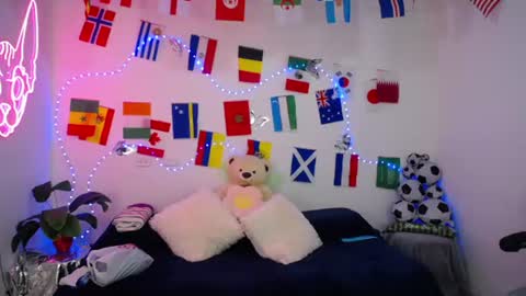 Snapshot of mia_cute_girl chatting on 11, 6, 2026 mia_cute_girl online show from 11, 6, 2026