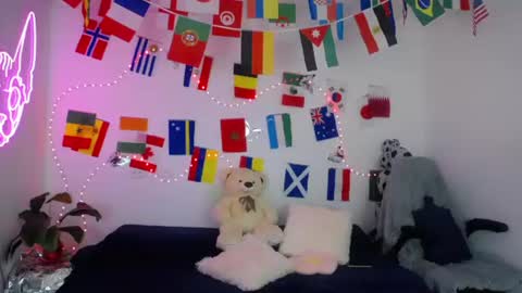 Snapshot of mia_cute_girl chatting on 23, 6, 2026 mia_cute_girl online show from 23, 6, 2026