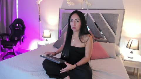 Snapshot of mia_davis__ chatting on 28, 5, 2026 mia_davis__ online show from 28, 5, 2026