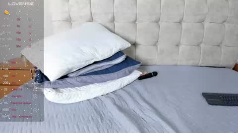 Snapshot of mia_dolls18 chatting on 5, 7, 2026 MIA help me get to 25 hands up online show from 5, 7, 2026