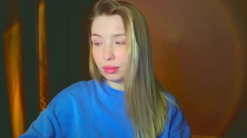 Snapshot of mia_fleur_ chatting on 10, 12, 2024 Mia online show from 10, 12, 2024