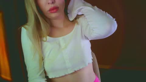 Snapshot of mia_fleur_ chatting on 14, 12, 2024 Mia online show from 14, 12, 2024