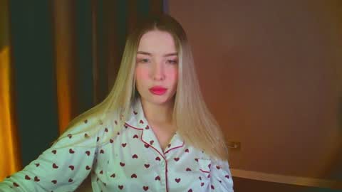 Snapshot of mia_fleur_ chatting on 14, 1, 2025 Mia online show from 14, 1, 2025