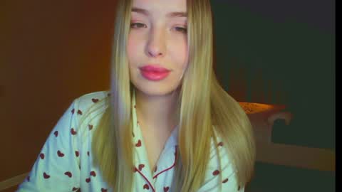 Snapshot of mia_fleur_ chatting on 27, 1, 2025 Mia online show from 27, 1, 2025