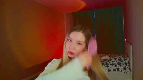 Snapshot of mia_fleur_ chatting on 10, 2, 2025 Mia online show from 10, 2, 2025