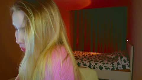 Snapshot of mia_fleur_ chatting on 24, 2, 2025 Mia online show from 24, 2, 2025