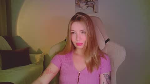 Snapshot of mia_fleur_ chatting on 17, 5, 2026 Mia online show from 17, 5, 2026