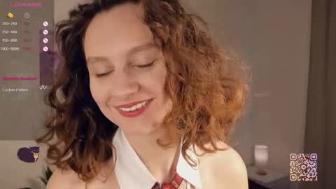 Snapshot of mia_frizz chatting on 15, 9, 2025 Mia online show from 15, 9, 2025