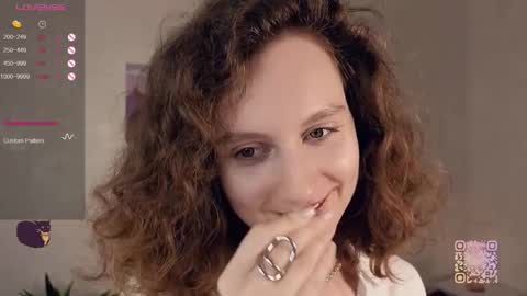 Snapshot of mia_frizz chatting on 22, 9, 2025 Mia online show from 22, 9, 2025