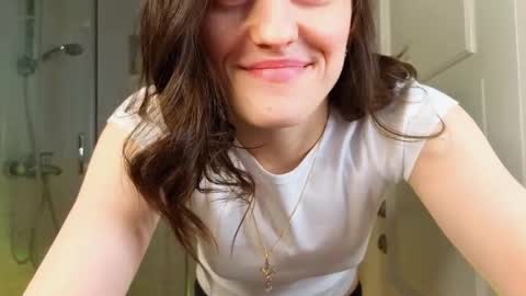 Snapshot of mia_g_ chatting on 21, 2, 2025 Mia online show from 21, 2, 2025