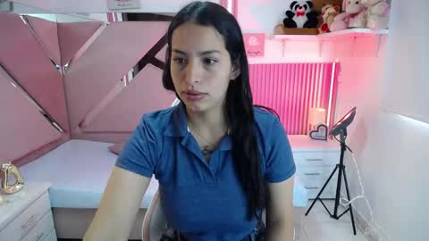 mia_garcia28 online show from 11, 5, 2026