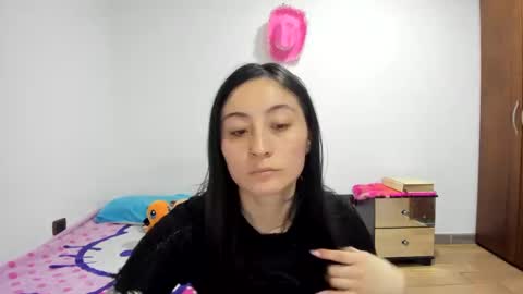 mia kaneee online show from 27, 12, 2024