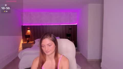 Snapshot of mia_lanee_ chatting on 22, 10, 2025 Mia Lane online show from 22, 10, 2025