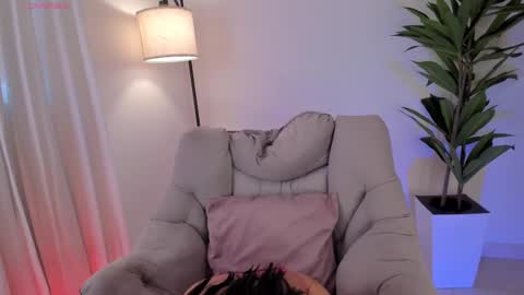 MIA LOVE   online show from 26, 9, 2025