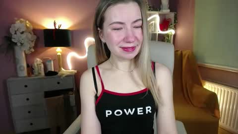 Snapshot of mia_luxx92 chatting on 12, 1, 2025 Mia online show from 12, 1, 2025