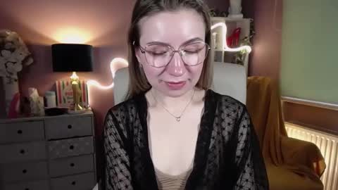 Snapshot of mia_luxx92 chatting on 2, 2, 2025 Mia online show from 2, 2, 2025