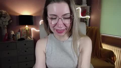 Snapshot of mia_luxx92 chatting on 3, 2, 2025 Mia online show from 3, 2, 2025