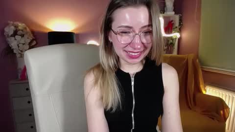 Snapshot of mia_luxx92 chatting on 9, 2, 2025 Mia online show from 9, 2, 2025