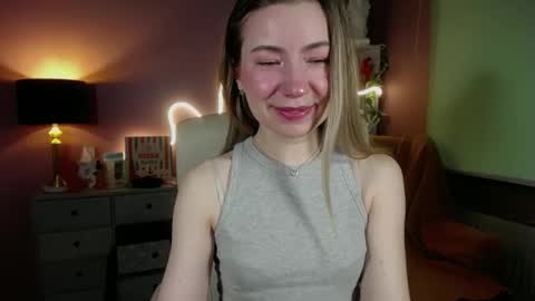 Snapshot of mia_luxx92 chatting on 28, 2, 2025 Mia online show from 28, 2, 2025